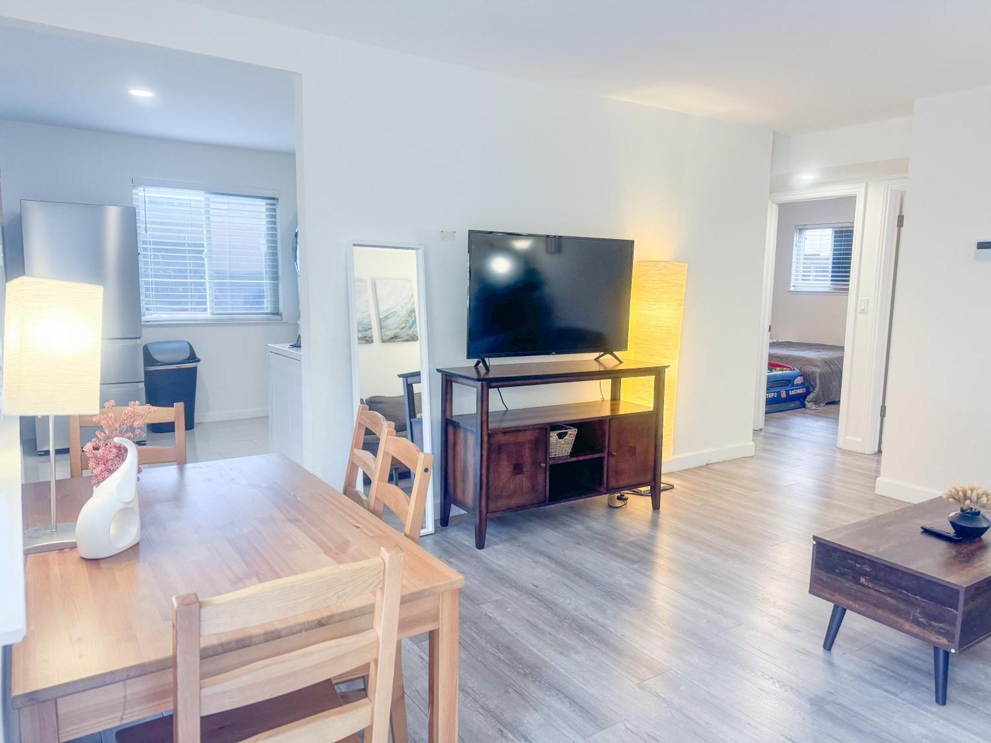 סאניוייל 2Br Apt With Brand New Super Quite Ac, Washer, Dryer, Free Ev Station, Free Parking In Cupertino מראה חיצוני תמונה